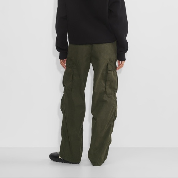 TNA Squad Pocket Parachute Pants - Picture 3 of 4